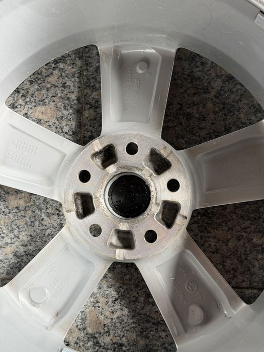 Jante originale Škoda Karoq R17 Ratikon – 7Jx17 ET45 – 5x112 – 57.1 – OEM 57A601025H