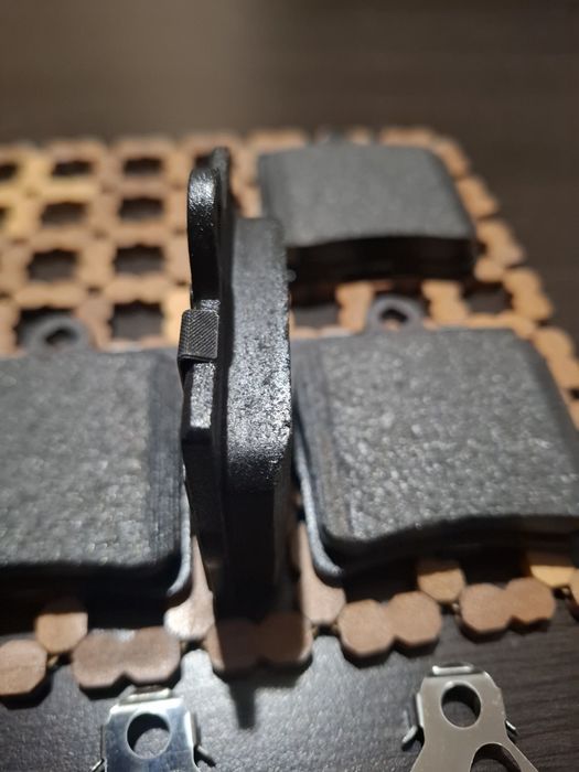 Накладки Задна Ос BOSCH Чисто Нови