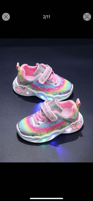 Детски светещи обувки