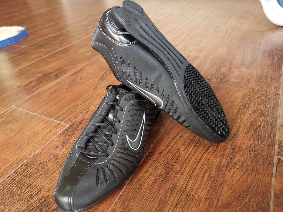 Nike INI маратонки