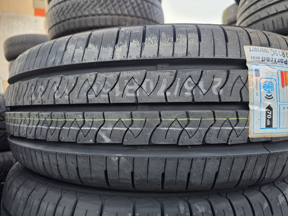 2бр Летни гуми за бус 215 70 15С - Kumho