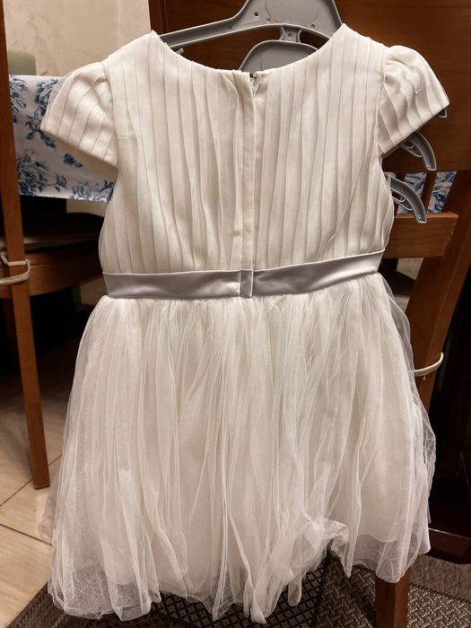 Платье нарядное с вышивкой