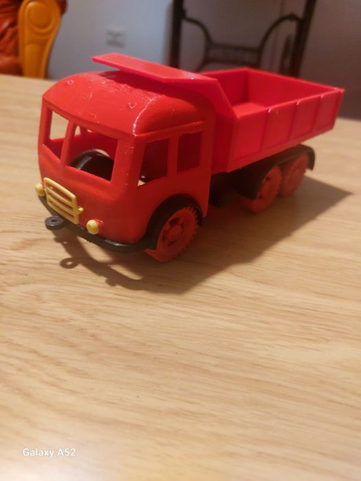 Jucarii vechi,3D  camioane, tractor  Viitoru Oradea