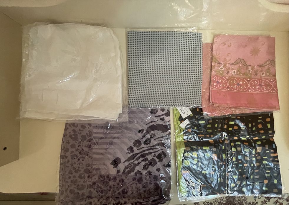 Платки и ткани и шарфы