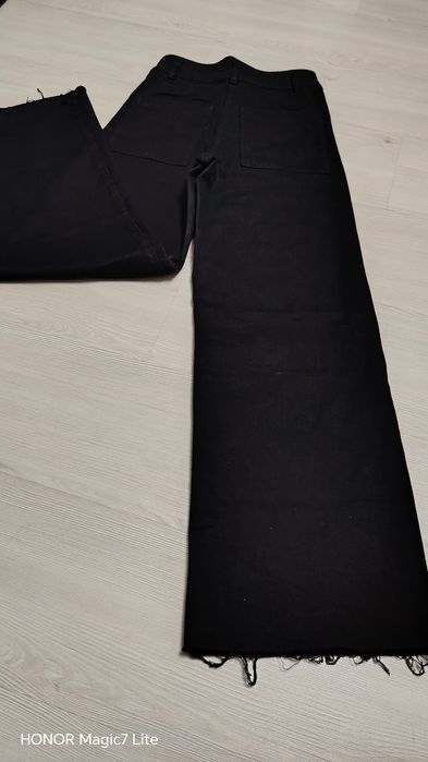 Blug negru intens cu crac larg mărimea 34