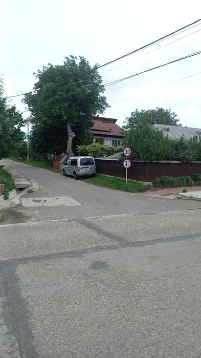 Casă de vânzare în Dolheștii Mari ,2400mp de  teren. ,