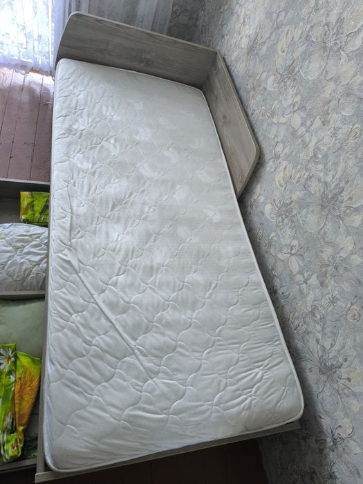 Продам кровать+ матраc