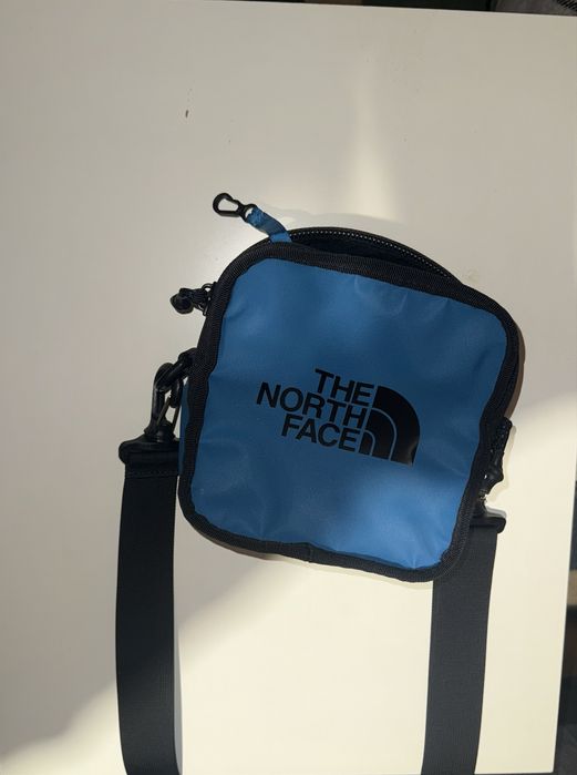 Здравейте, продавам чантичка на THE NORTH FACE