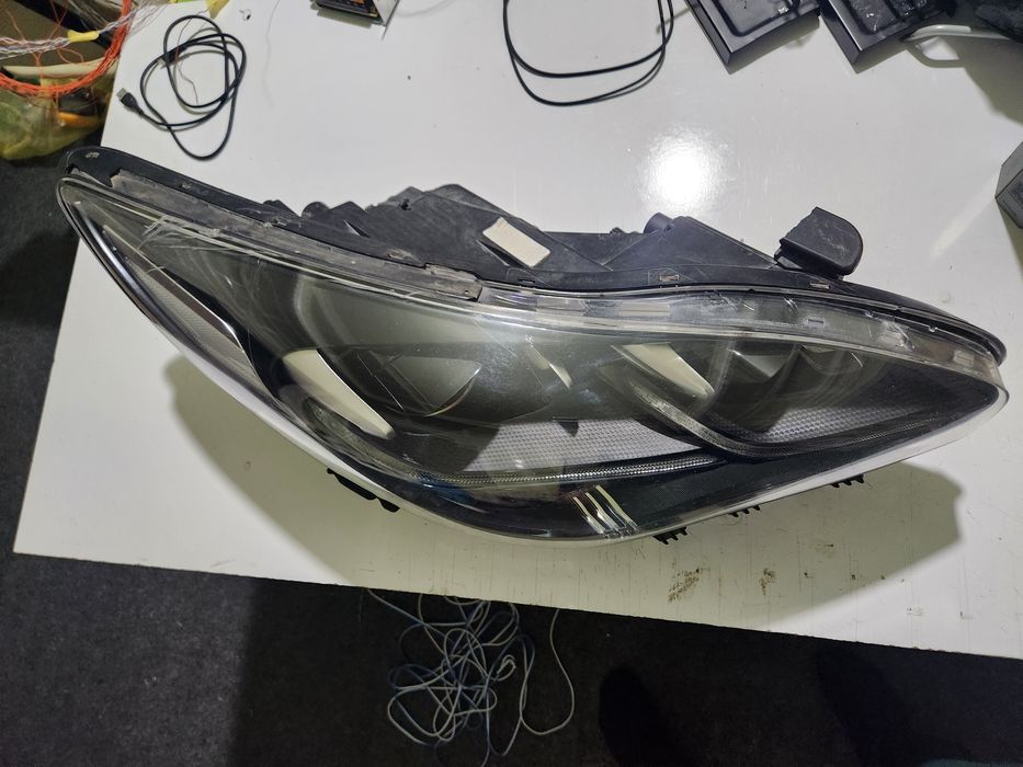 Kia stinger oldi ong tomoni farasi