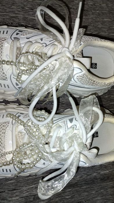 продам кроссовки