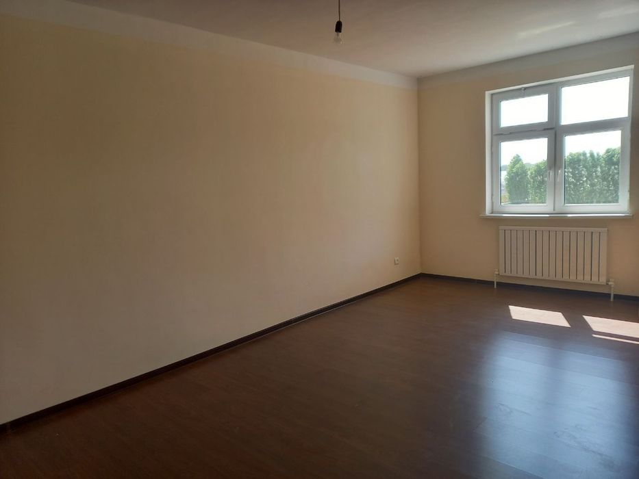 6 mikrorayonda katta 3 xonali uy sotiladi