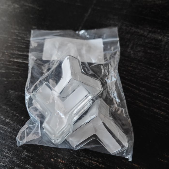 Комплект силиконови ъгли за мебели.