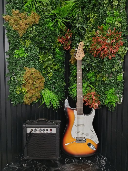 Noble Amanet -Chitară Electrică Stratocaster + Amplificator Rocktile PG-10
