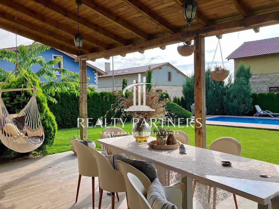 Къща с 5 спални и граж – с. Приселци, обл. Варна