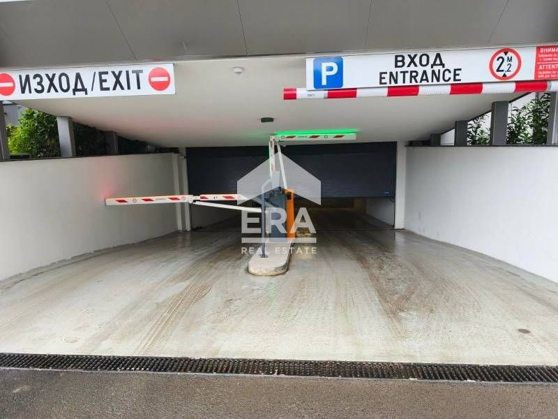 Ексклузивно!  ЕРА Тера предлага под наем гараж  разположен в нов, съвр