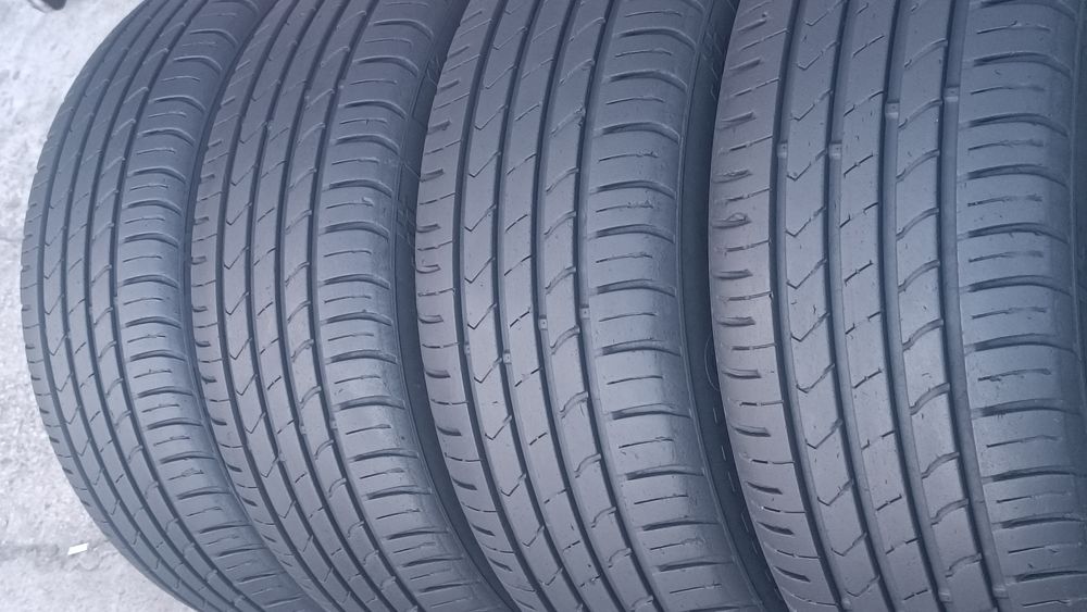 215/55/17 Kumho .