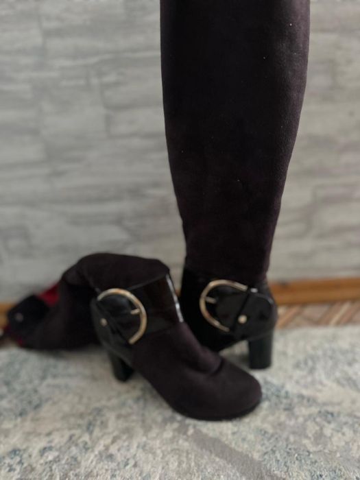 Продам замшевые сапоги