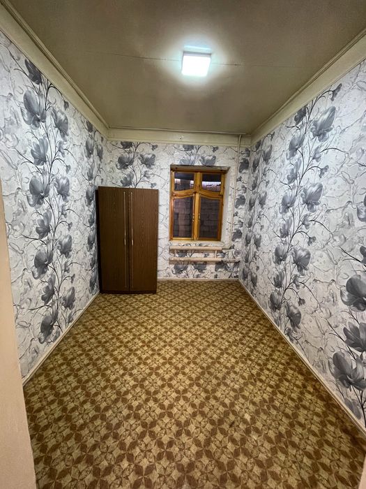 Hovli uy sotiladi chirchiq 1-azotchik 6 соток дом