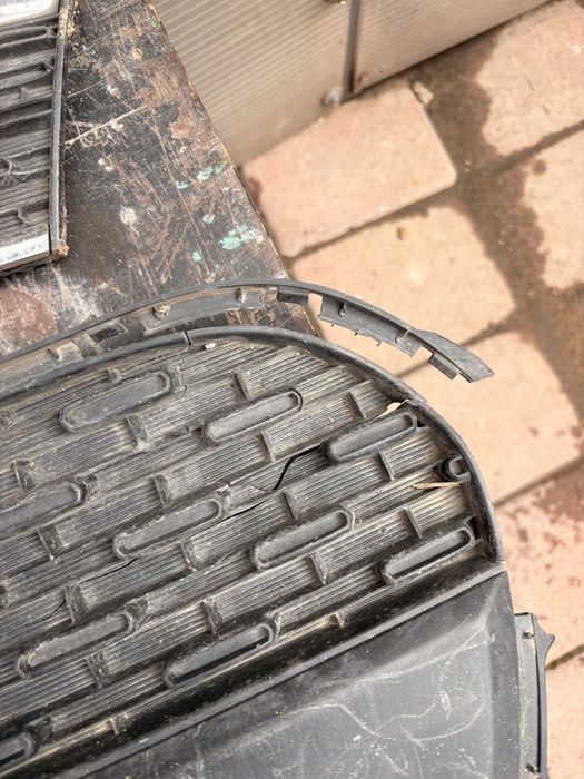 Решетки переднего бампера Kia Picanto