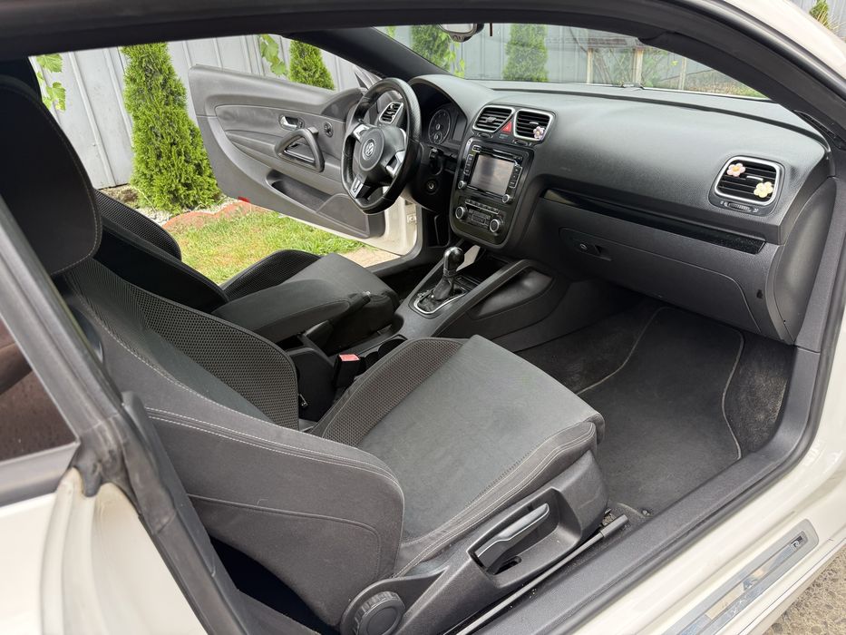 Volkswagen Scirocco 1.4 TSI 160 CP DSG – R-Line