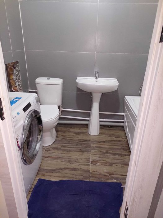 Novostroykada 1 xonali uy uzoq muddatli ijaraga. Faqat oila uchun