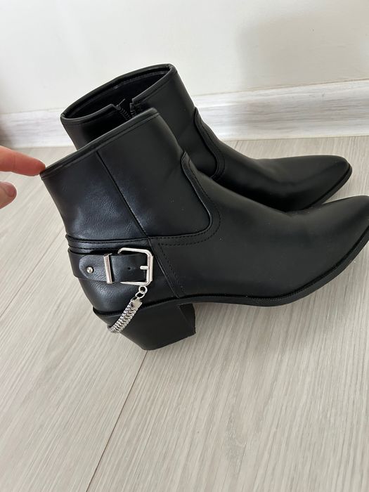 Боти с малък ток размер 38