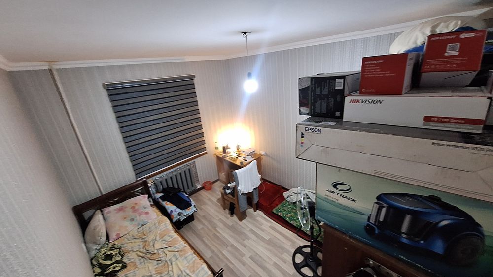 3 xonali kvartira sotiladi.