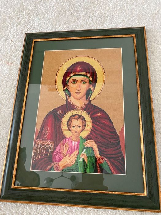 Icoana brodată Maică Domnului