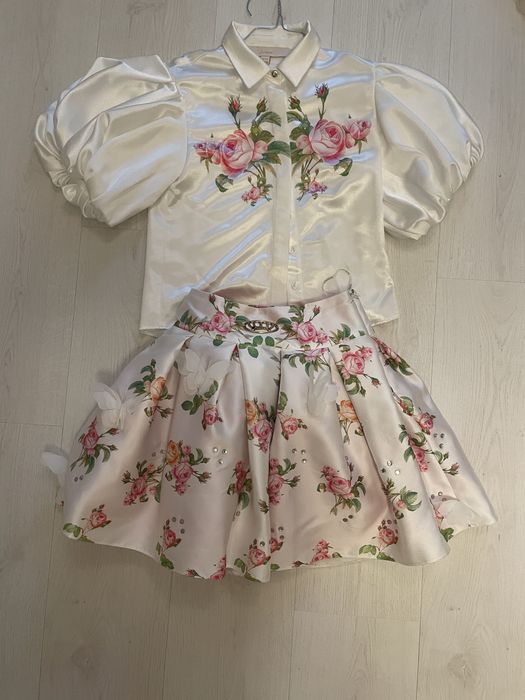 Официални комплекти