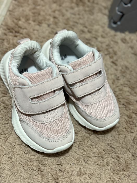 Adidasi fete H&M marimea 24