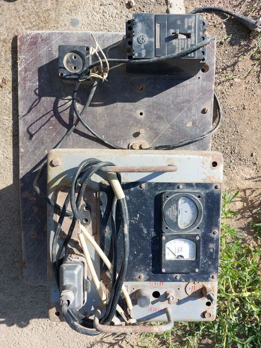 .Продам зарядное устройство 12 вольт