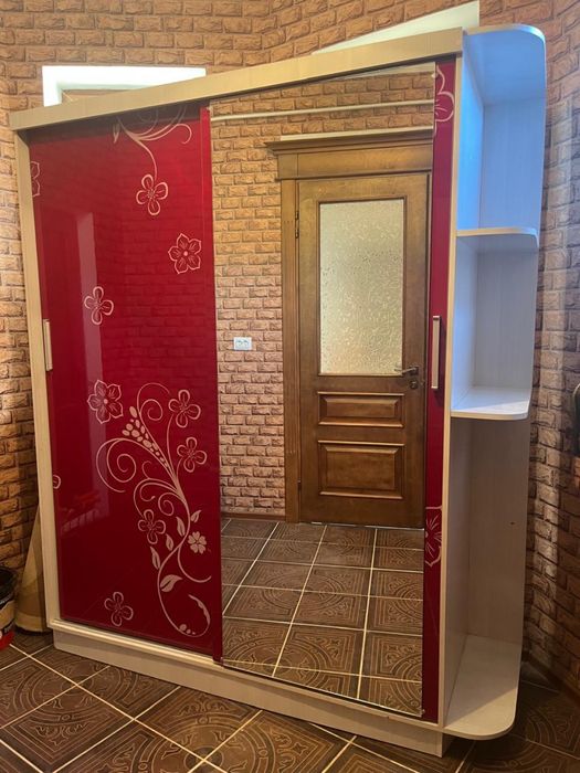 продаю шкаф в отличном состоянии
