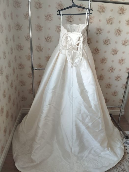 Платье свадебнле в комплекте