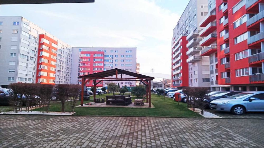 Apartament de inchiriat cu o camera și nisă de dormitor, situat in cartierul Aurel Vlaicu - aRed - UTA Arad — fotografia 1