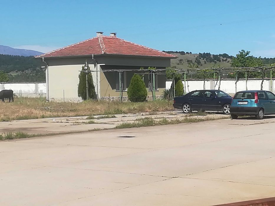 Продава пром.пощение с. Ведраре