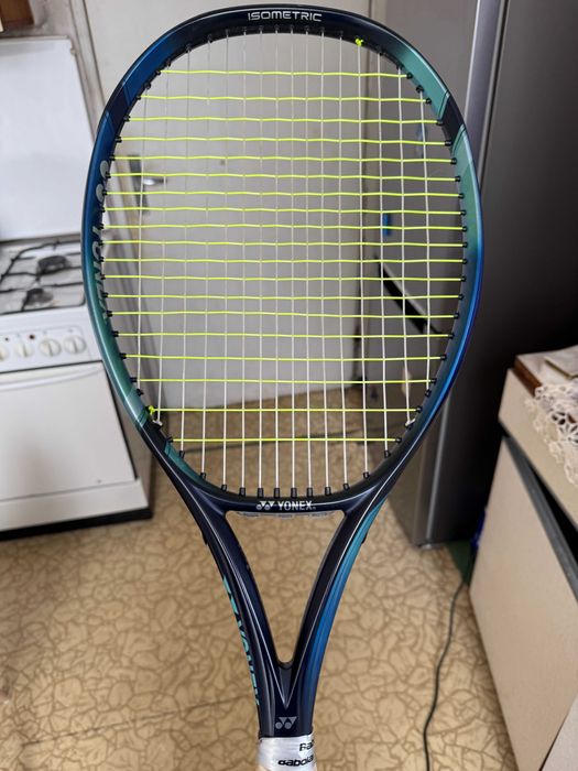 Yonex Ezone 100 тенис ракета, 300 гр., грип 3