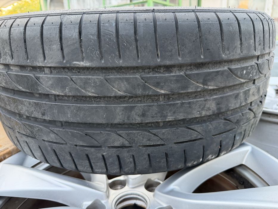 Tesla model 3 235/45R19