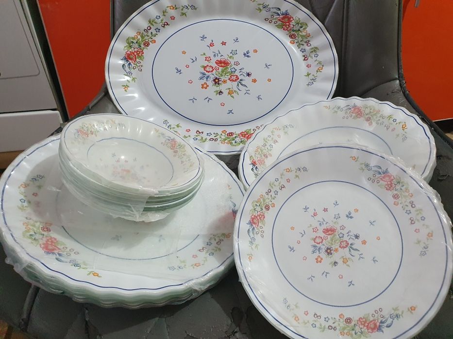 Набор тарелок 25 предметов