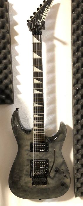 Jackson JS32Q DKA Transparent Black + case spuma (optional)