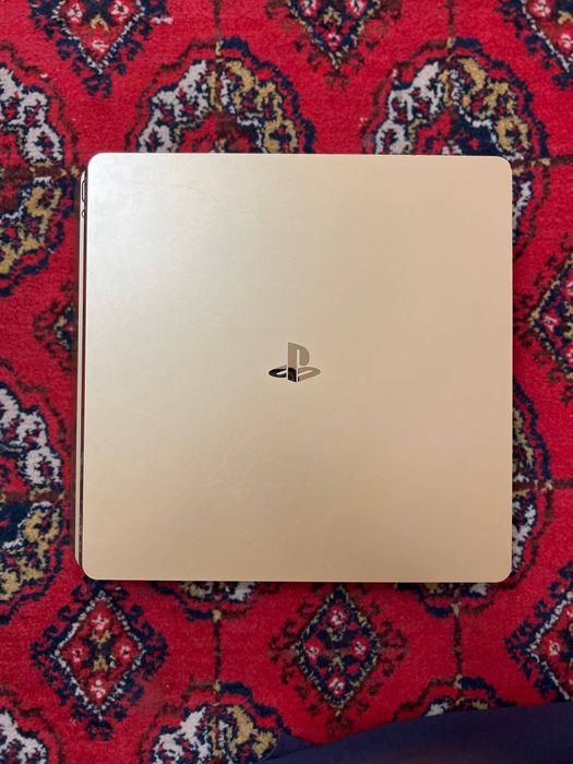 Play station 4 slim