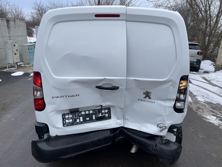 Peugeot Partner 2019 1.5 Diesel avariat spate – merge perfect!