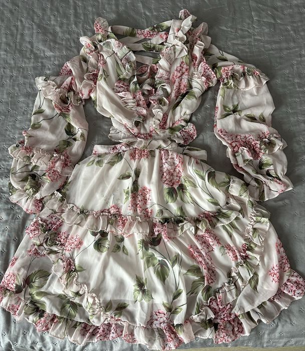 Страхотна рокля на цветя