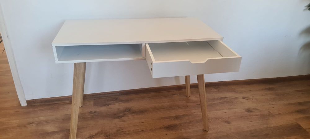 Birou Alb TAMHOLT cu Picioare Lemn (100x50 cm) - Mai multe bucăți disponibile