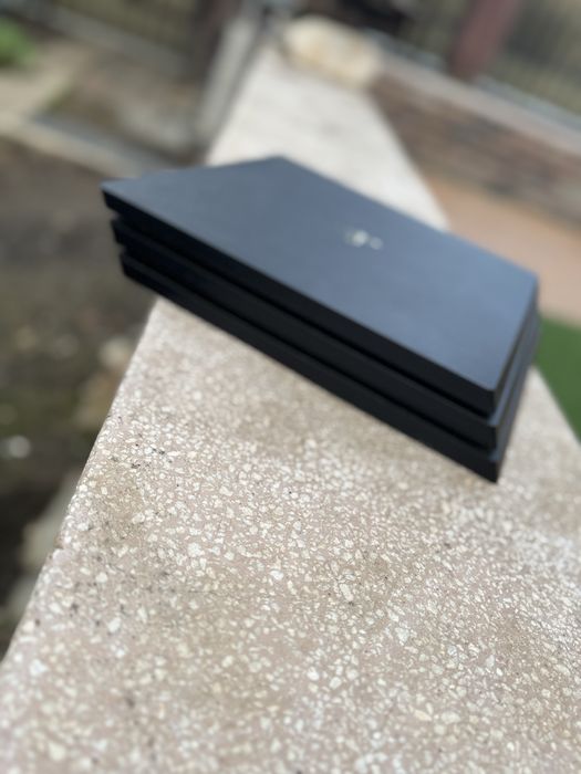 Vand Ps4 Pro pret negociabil