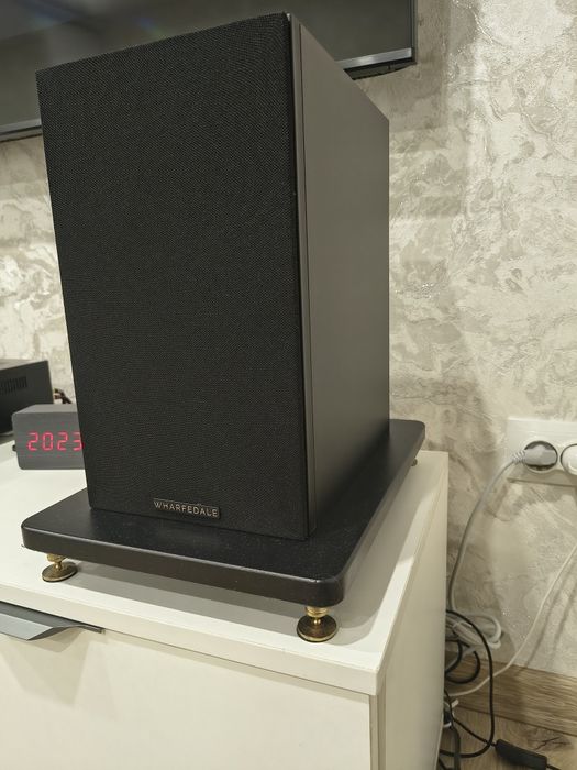 Подставки под колонки