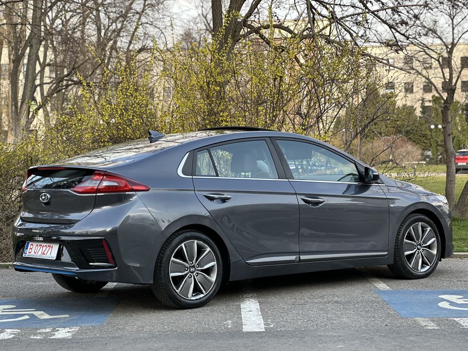 HYUNDAI IONIQ - HYBRID - 2018 - premium edition