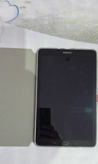 Таблет Samsun Tab E