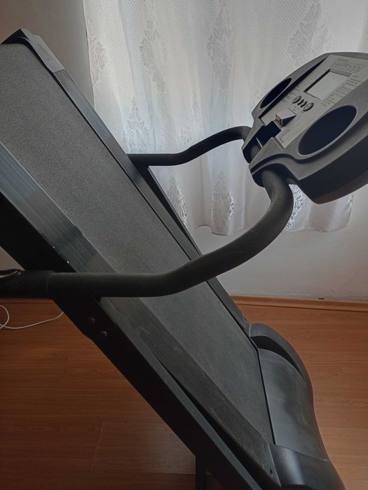 Продавам бягаща фитнес пътека до  100кг