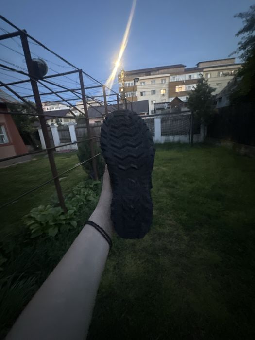 adidasi skechers noi nouti marimea 36