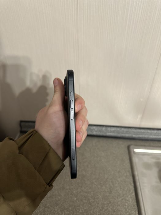 Айфон 15 128Gb.